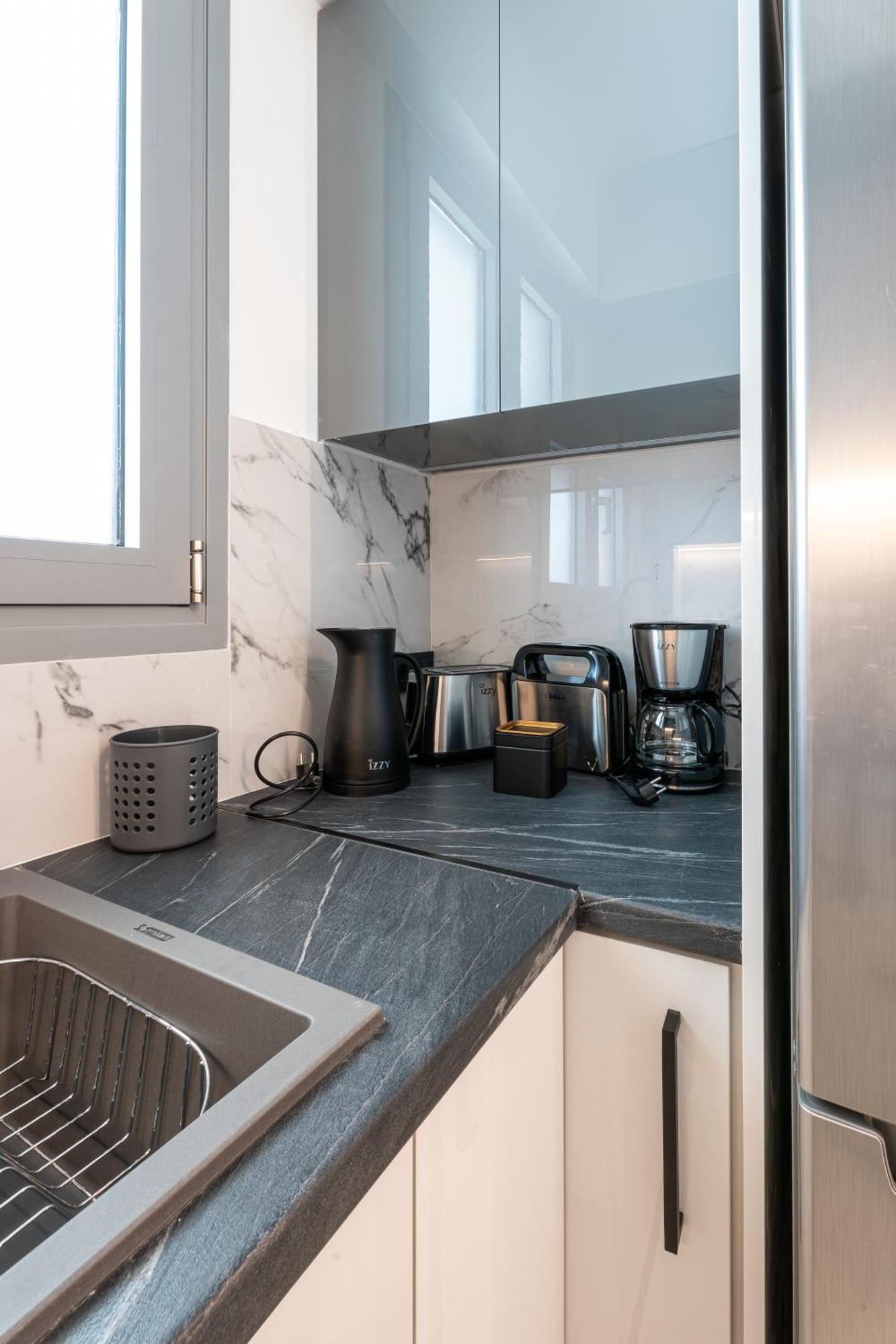 Marble Luxury Apartment *
