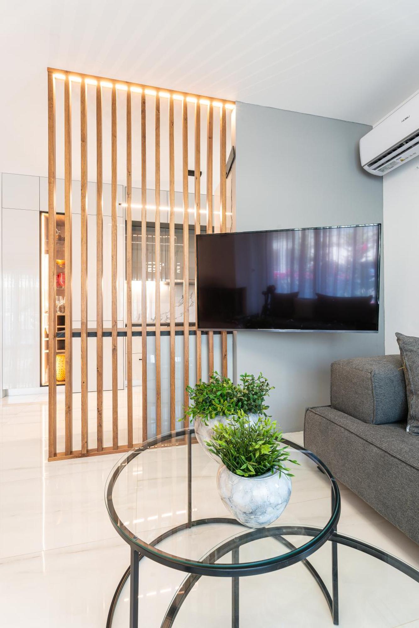 Marble Luxury Apartment *
